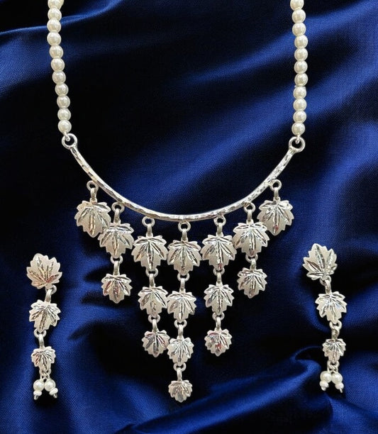 Hanging chinar leaf necklace /chocker set