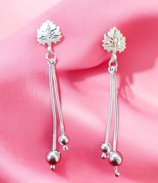 Long chain hanging Single leaf earrings