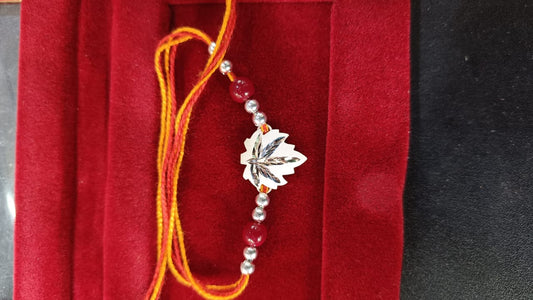 Single chinar leaf Rakhi